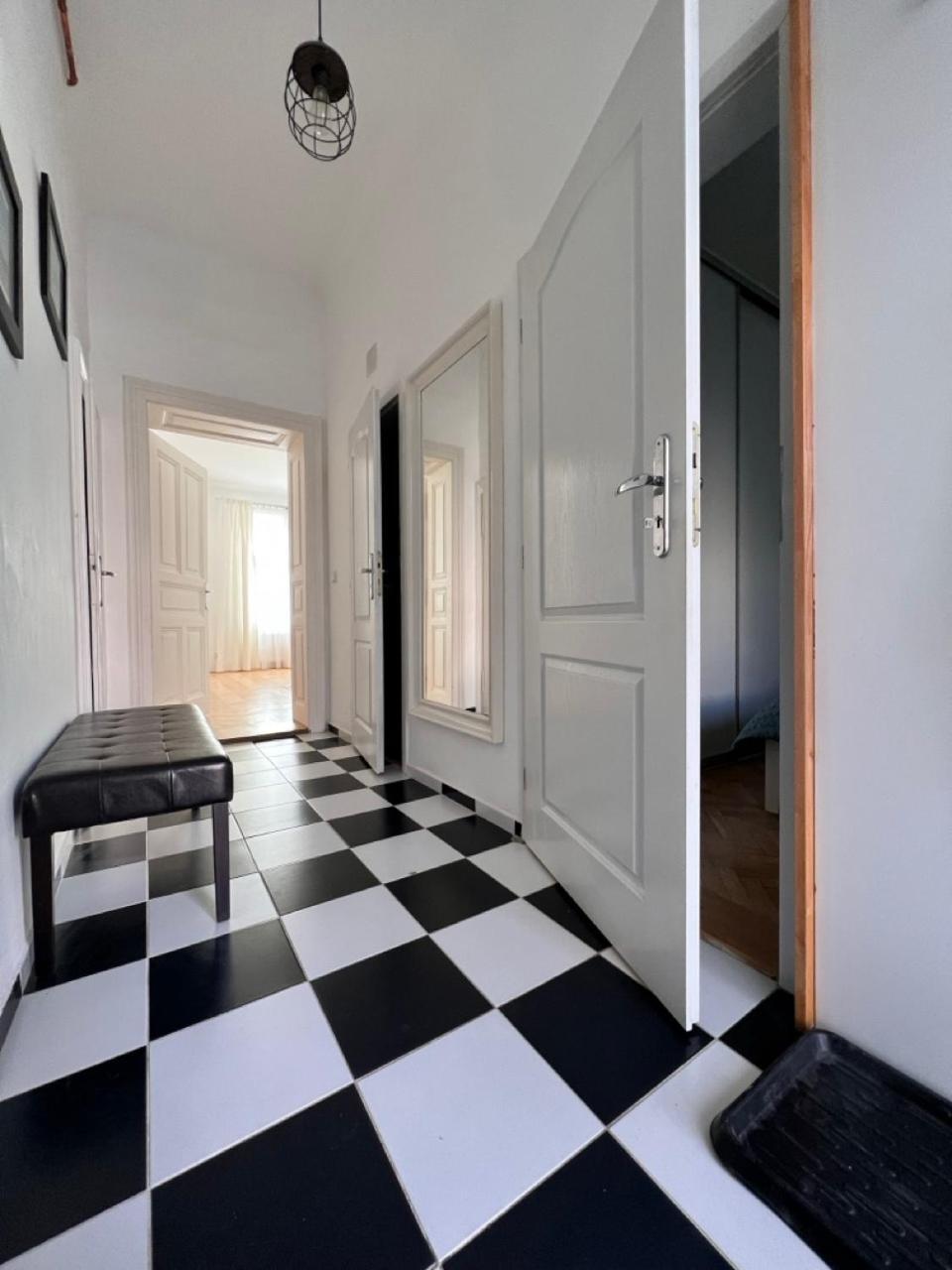 Stylish Flat In City Centre 브라티슬라바 외부 사진