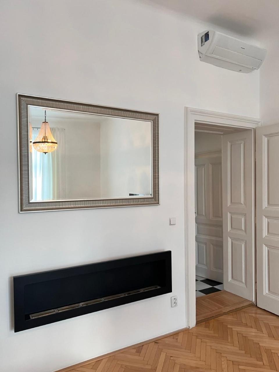 Stylish Flat In City Centre 브라티슬라바 외부 사진